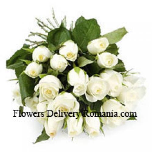 25 Charming White Roses